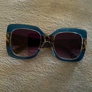 AUTHENTIC OVERSIZED GUCCI SUNGLASSES